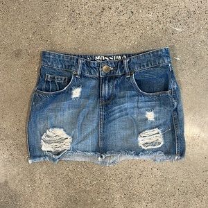 Mini jean skirt 💙⭐️
